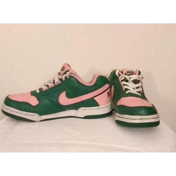 Vintage 2004Nike Delta Force Low Top Green Pink Basketball Shoes Women Sz10